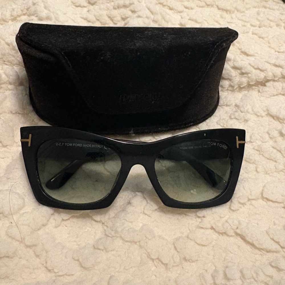 AUTHENTIC Tom Ford Black Cat-Eye Sunglasses